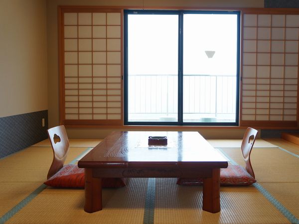 ゆったり12畳の和室