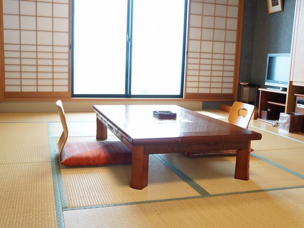 全室、瀬戸内海を望むオーシャンビューの和室